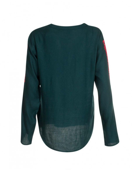 Chic and embroidered women's blouse