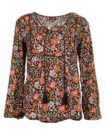 Spring blouse with long sleeves.