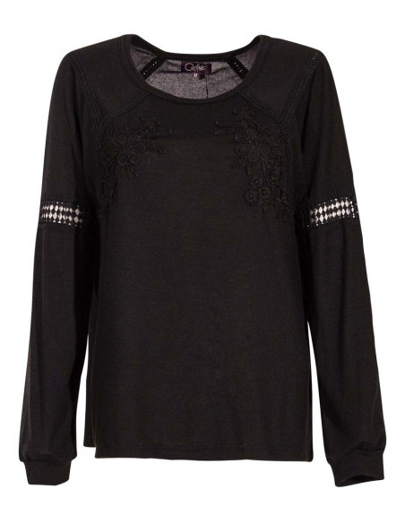 Chic sweater with lace