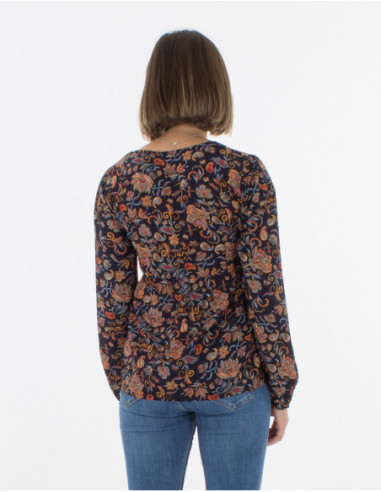 Women's blouse with square neck