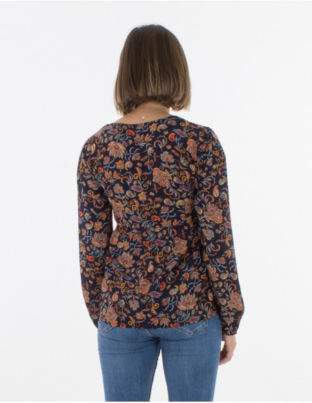 Women's blouse with square neck