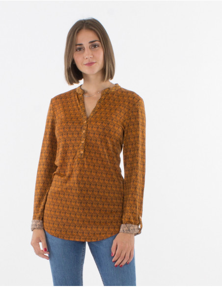 Women's flowing V-neck blouse
