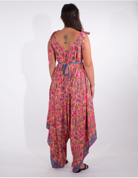 Pantsuit with straps tied at the shoulde