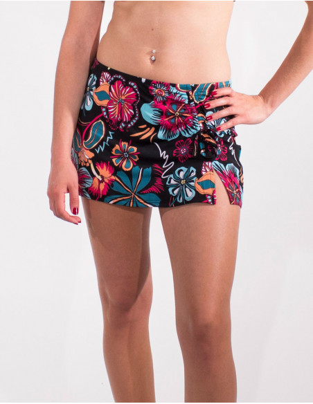 Bathing skirt with flower patterns