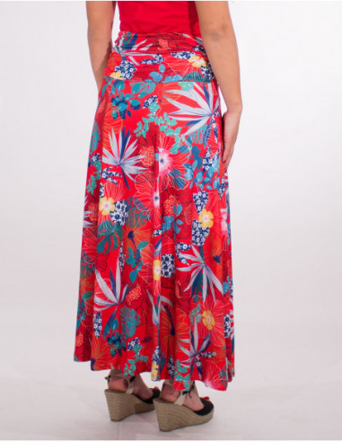 Long skirt draped at the waist