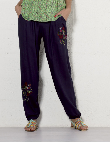 Pantalon femme noir pour l'été brodé fleurs