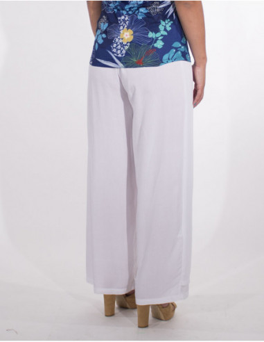 Pantalon 3/4 blanc pour femme avec coupe large effet paréo