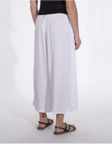 Pantalon femme pour l'été uni blanc coupe tendance large et évasée