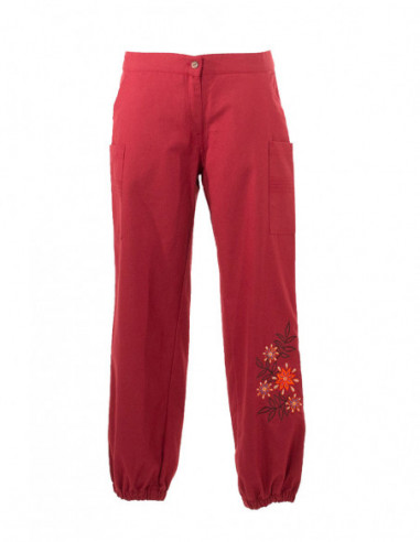 Pantalon en coton coupe carotte avec broderies rouge