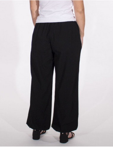 Pantalon large resserré aux chevilles noir pour femme