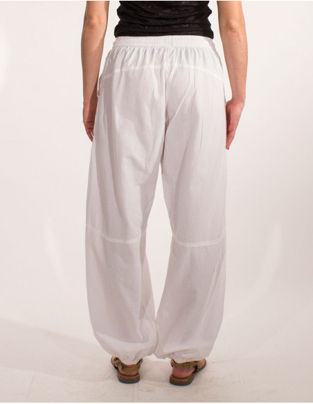 Pantalon léger et fin pour l'été coupe sarouel uni blanc