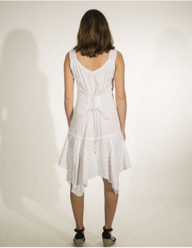 Robe courte originale blanche bohème avec broderies