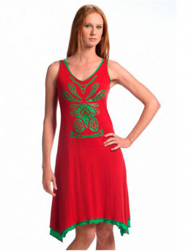 Robe ethnique simple rouge avec imprimé maori à l'avant