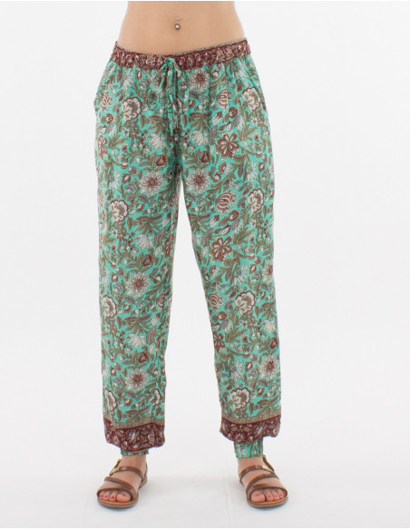 Pantalon léger d'été avec motifs fleurs bohème chic vert menthe