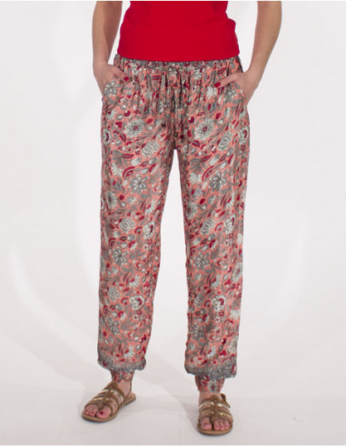 Fluid trousers tight at the ankles