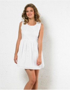 Robe courte broderie...