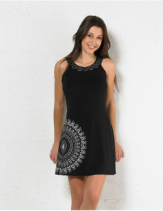 Short dress with round neck
