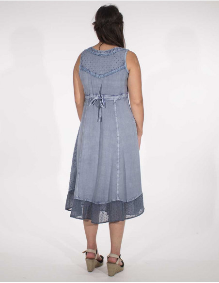 Robe courte de princesse en stone wash avec broderies de plumetis couleur jean
