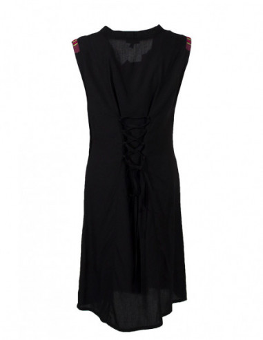 Robe courte originale ethnique brodée noire lacet dans le dos