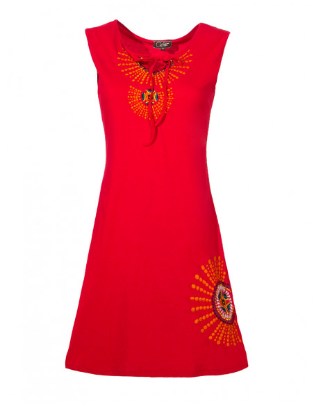 Robe colorée et brodée