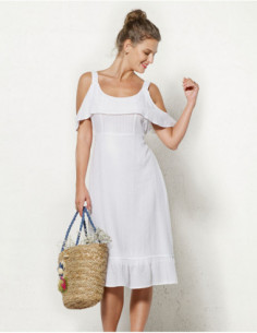 Robe courte élégante blanche à épaules dénudées