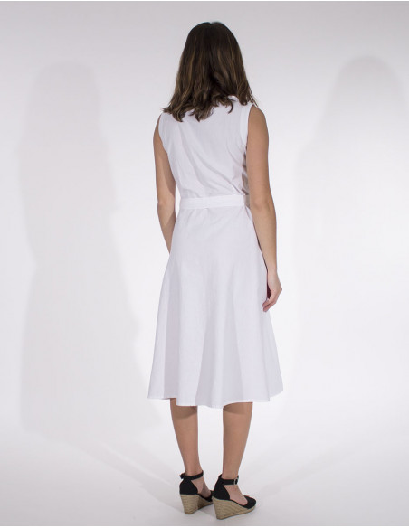 Basic white sleeveless dress with buttons