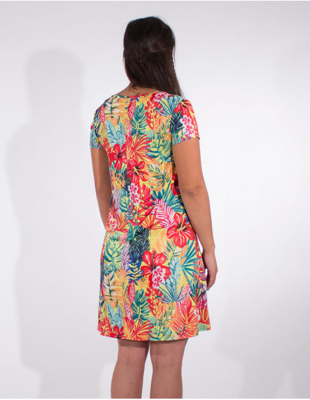 Short dress with ample & flowing sleeves