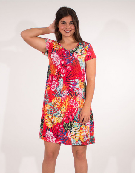 Short dress with ample & flowing sleeves