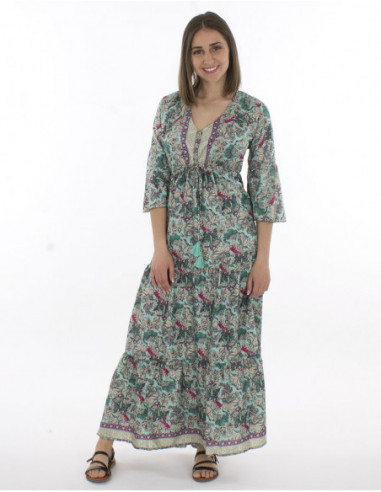 Long dress with 3/4 sleeves and v-neck