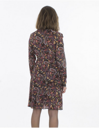 Knee length dress V-neck and ruffles