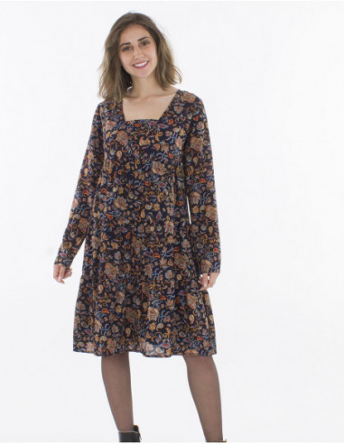Robe femme mi longue volantee a col carre