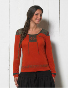 Tee-shirt original manches longues dentelle sur épaule