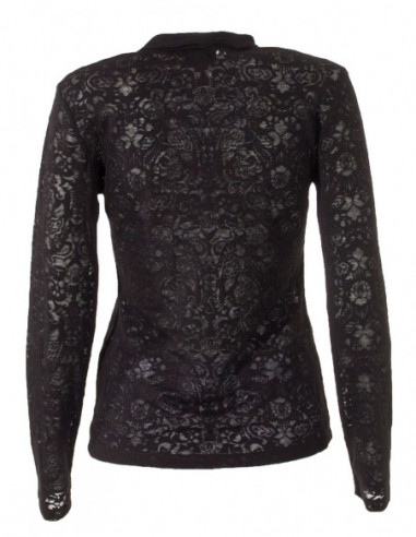 Tee-shirt devoured turtleneck