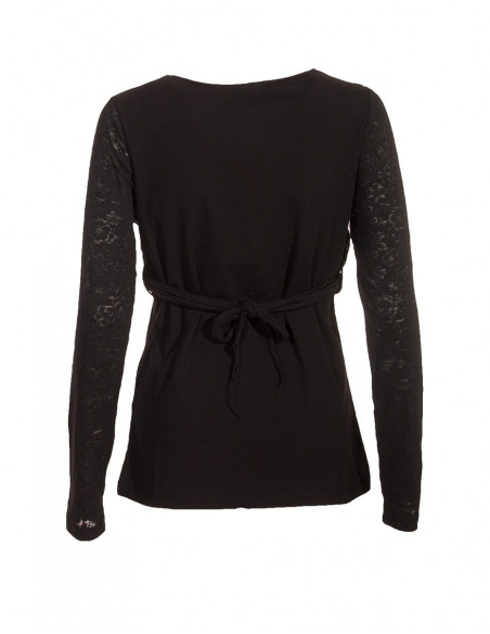 Long-sleeved t-shirt with long sleeves