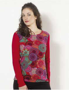 Tee shirt rouge au look Hippie