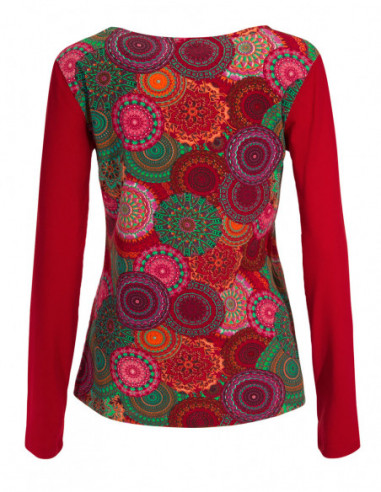 Tee shirt rouge au look Hippie