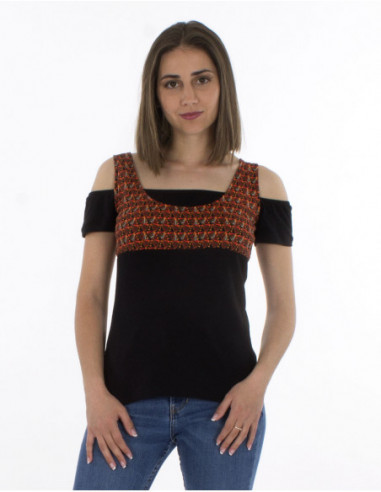 T-shirt ethnique original aux épaules dénudées