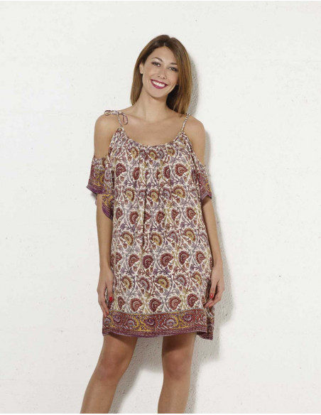Tunic with bare shoulders and straps