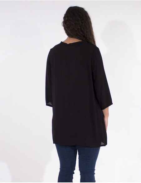 Long plain tunic with 3/4 sleeves and v-