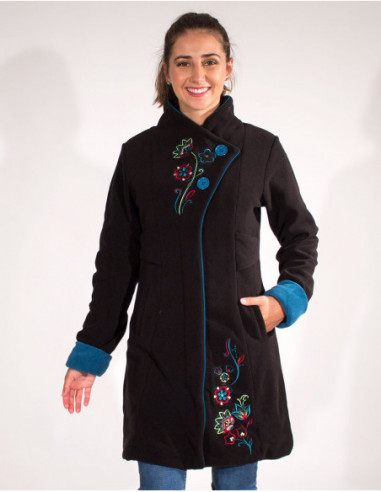 manteau femme polaire original noir avec broderies et revers manches