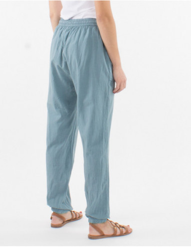 Pantalon femme droit en coton uni gris avec poches avant et élastiques à la taille
