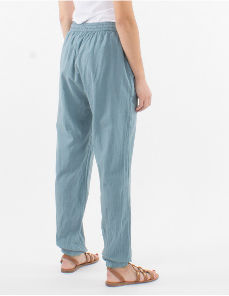 Pantalon femme droit en coton uni gris avec poches avant et élastiques à la taille