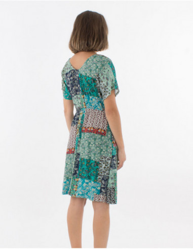 Robe femme courte cintrée à la taille motifs fleurs originales nuances menthe