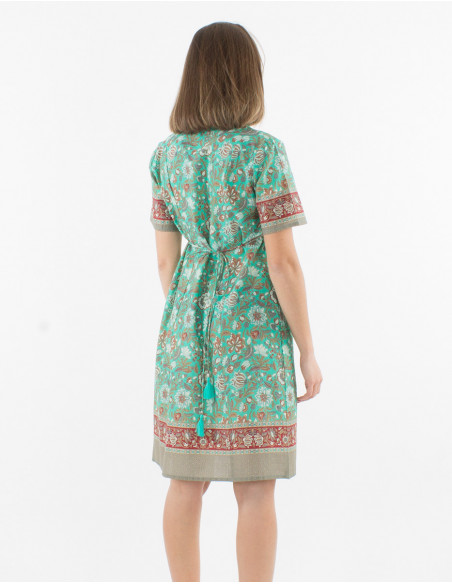 Robe à manches courtes originale pour l'été style baba cool avec pompons et motif fleuri vert menthe