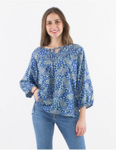 Blouse bleu coupe droite à manches 3/4 bouffantes pour le printemps motif original végétal