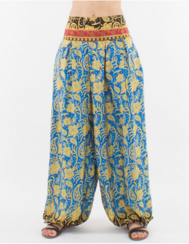 Oversized pants with hibiscus pattern