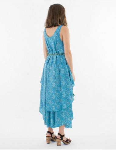 Robe sans manches d'été originale colorée bleu avec pans et ceinture en tissu motif cachemire et fleurs