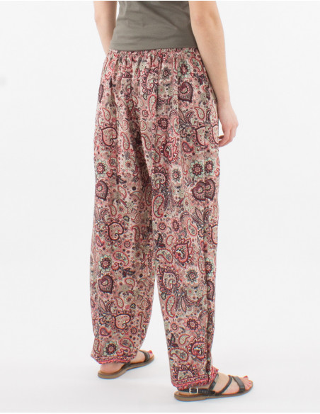 Pantalon rouge baba cool femme avec large ceinture smockée matière fluide imprimée cachemire original