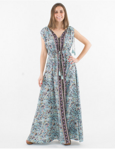 Robe longue bleu boho chic avec détails pompons et taille cintrée