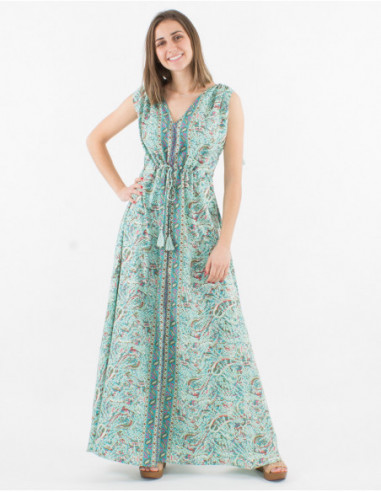 Robe longue vert menthe boho chic avec détails pompons et taille cintrée